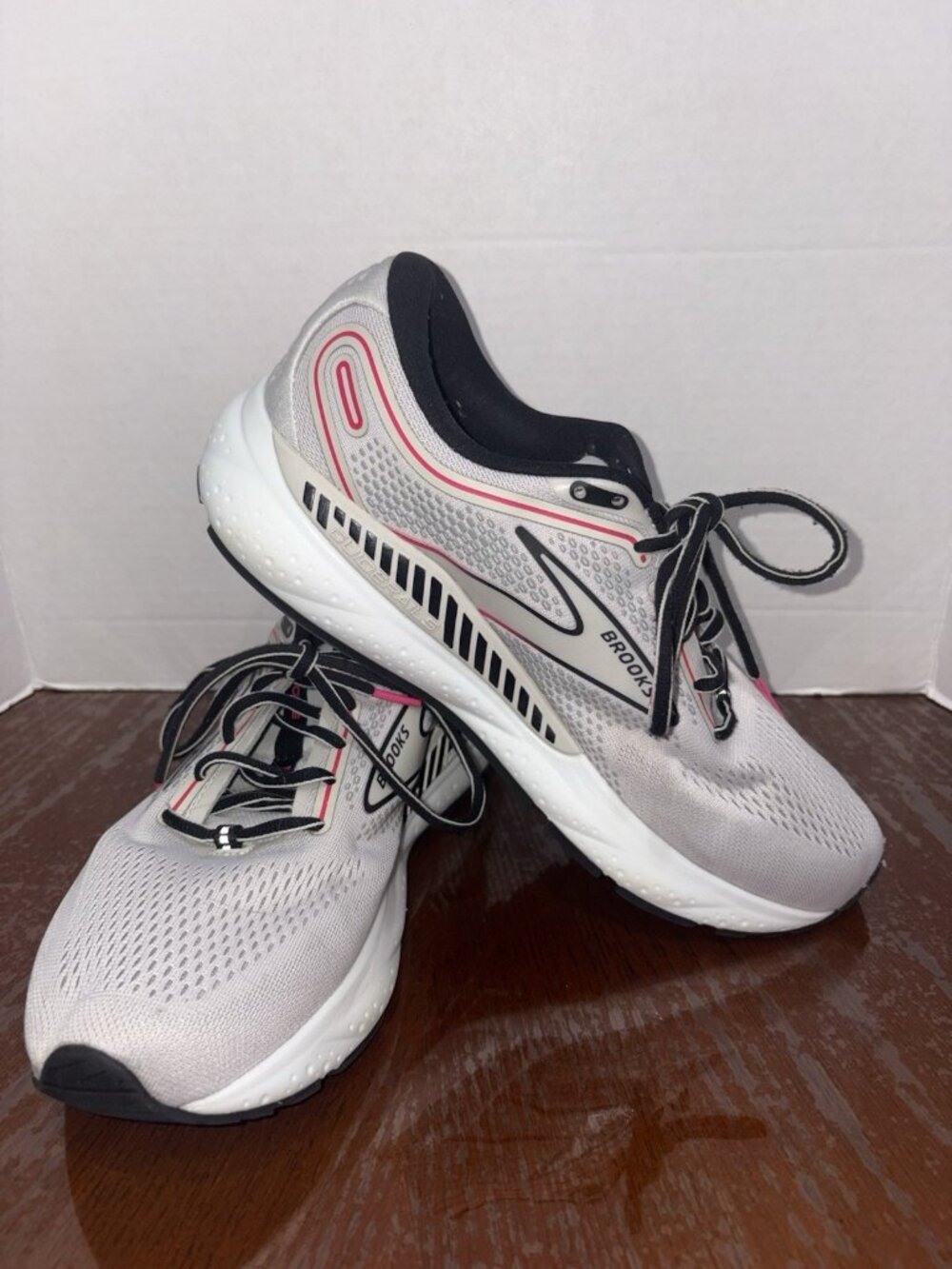 Brooks Ariel GTS 23 Womens 10.5 B Medium Running Shoes Sneakers Gray Black Pink